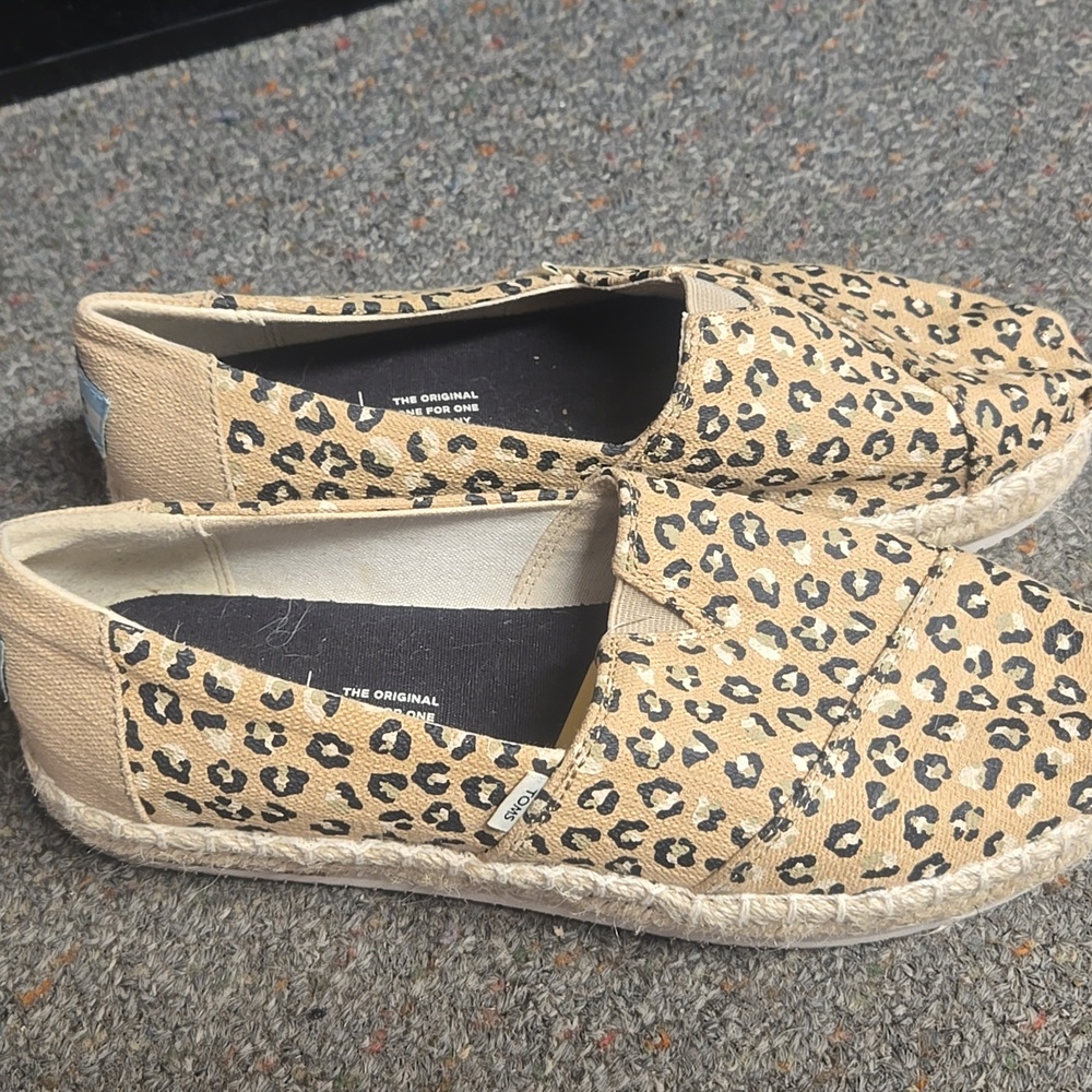TOMS Tan Leopard Print Espadrilles - Picture 2 of 4